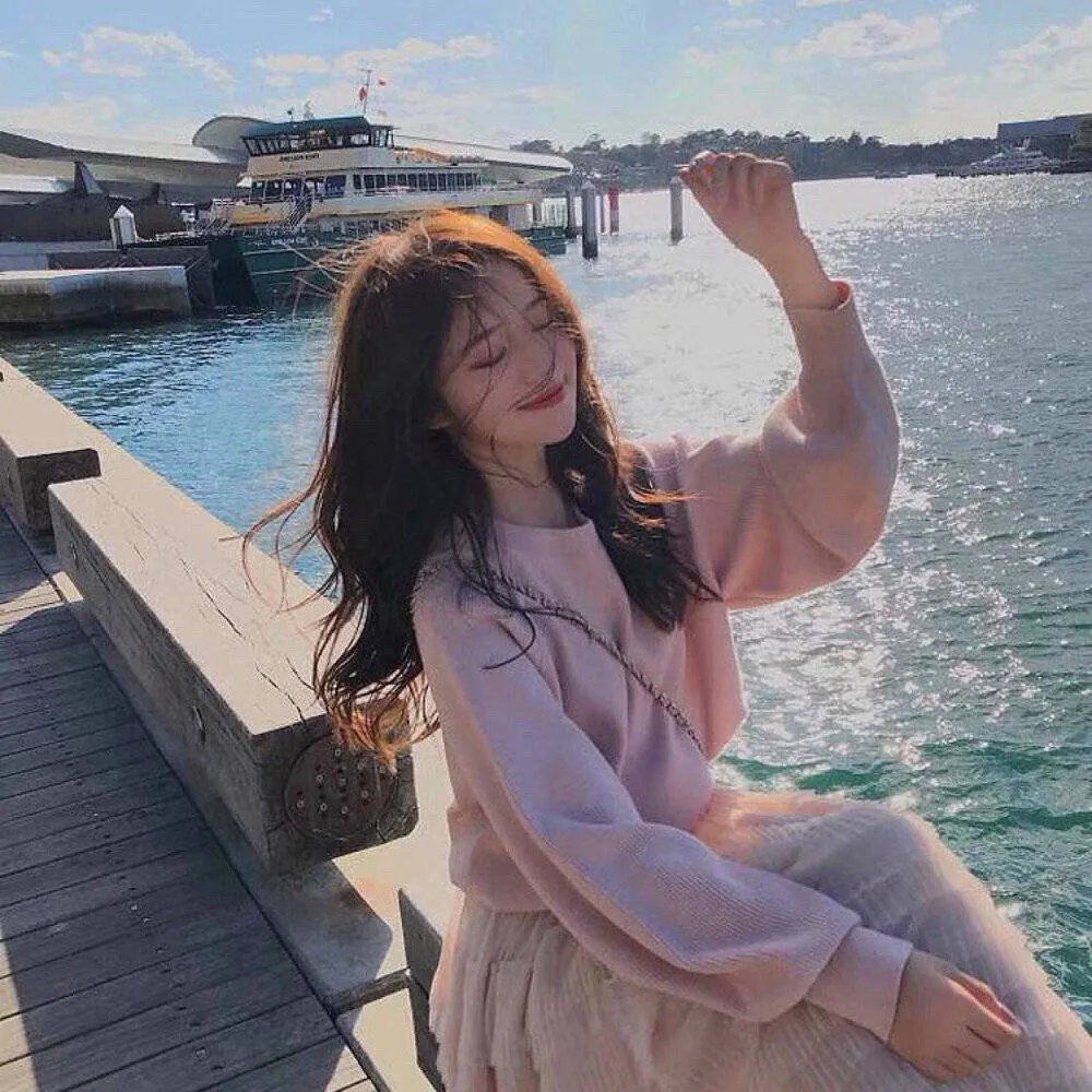 她今天有点奇怪